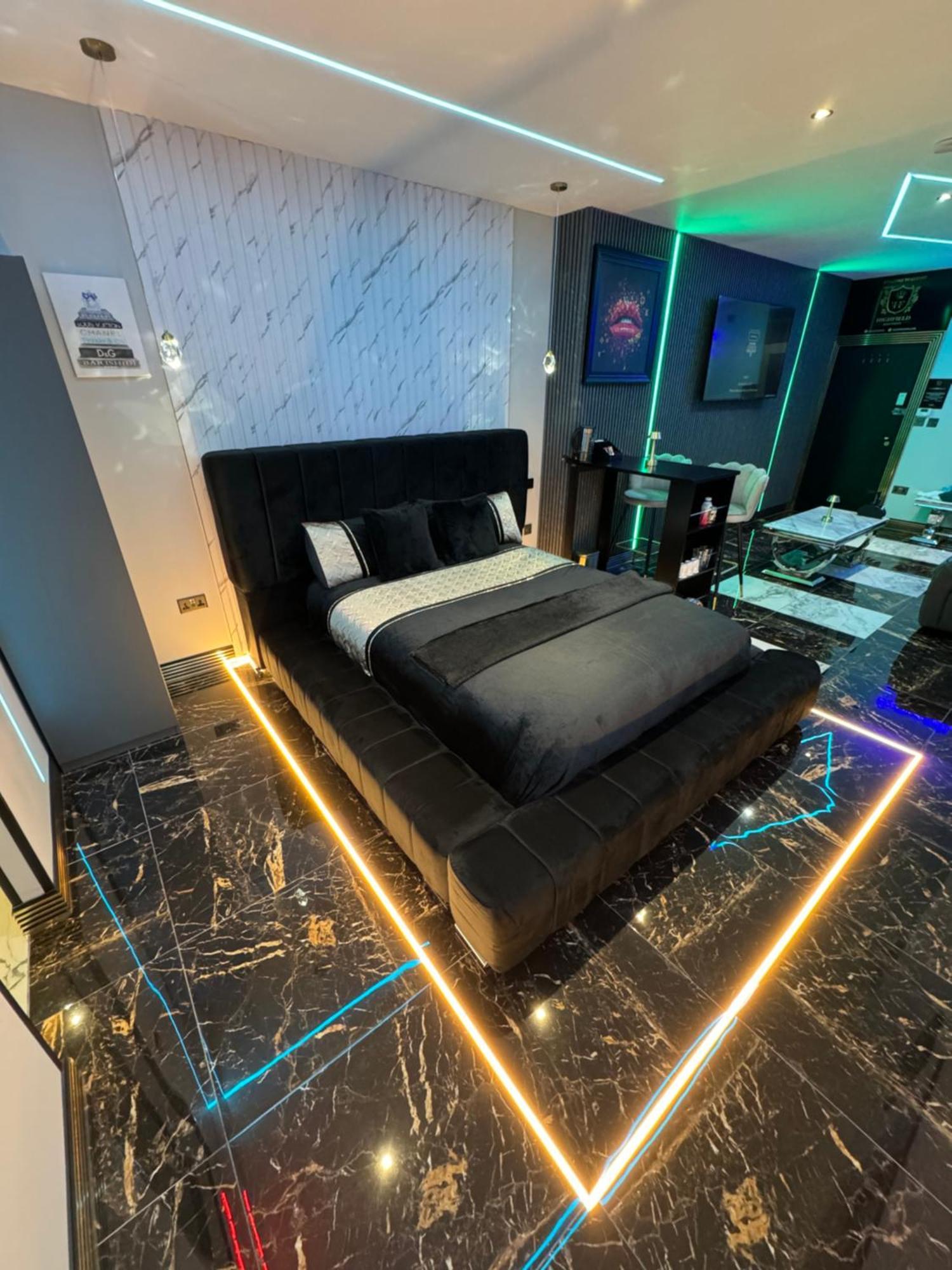 Highfield Private Spa Apartment Bradford  Extérieur photo